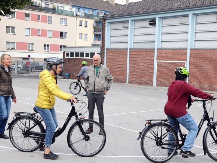 Neuer Kurs für Erwachsene in Mönchengladbach: „Man darf keine Angst haben, mal umzukippen”