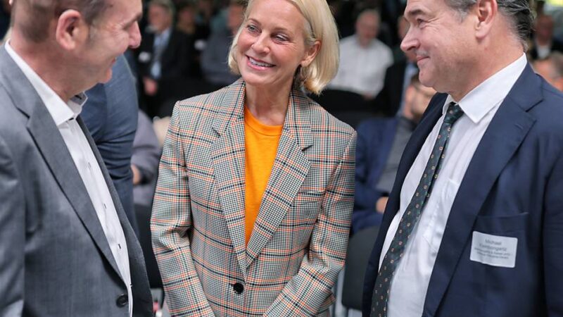 Miriam Meckel spricht beim Unternehmertag in Hilden über KI: „Wir müssen endlich unsere Daten digital sauber aufarbeiten“