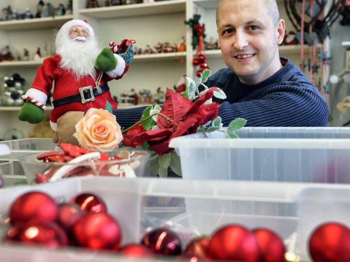 Das Kaufhaus der Mettmanner ist bereits festlich gestimmt: Weihnachten kommt schneller als gedacht