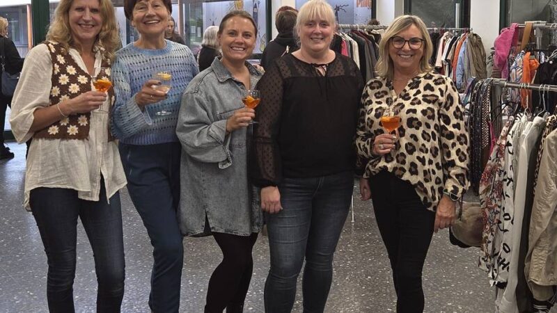 Event im Montessori-Kinderhaus: Premiere der „Ladies Vintage Vibes“ begeistert Jüchenerinnen
