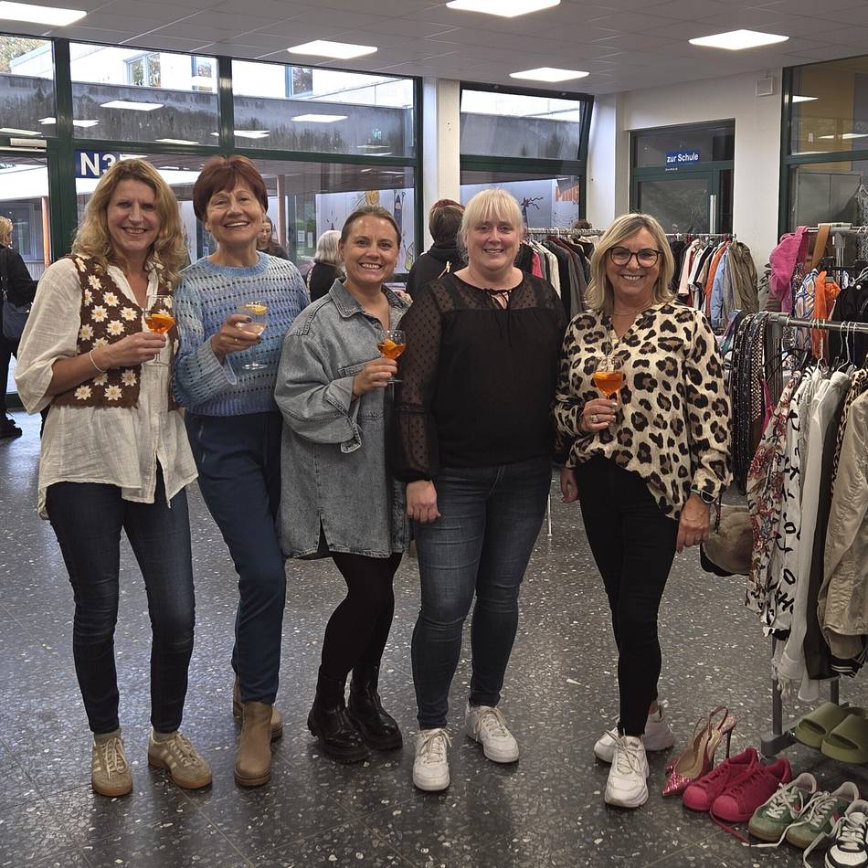 Event im Montessori-Kinderhaus: Premiere der „Ladies Vintage Vibes“ begeistert Jüchenerinnen