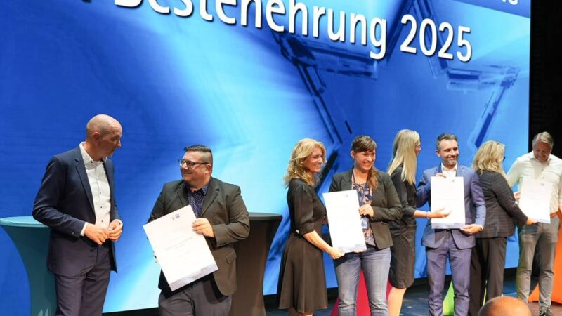 Unternehmen aus Leverkusen/Rhein-Berg: IHK zeichnet beste Azubis aus