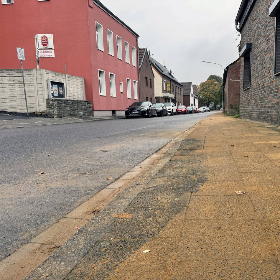 Bauarbeiten in Rommerskirchen: Schmutz und Co. – Glasfaser-Ausbau sorgt für Ärger