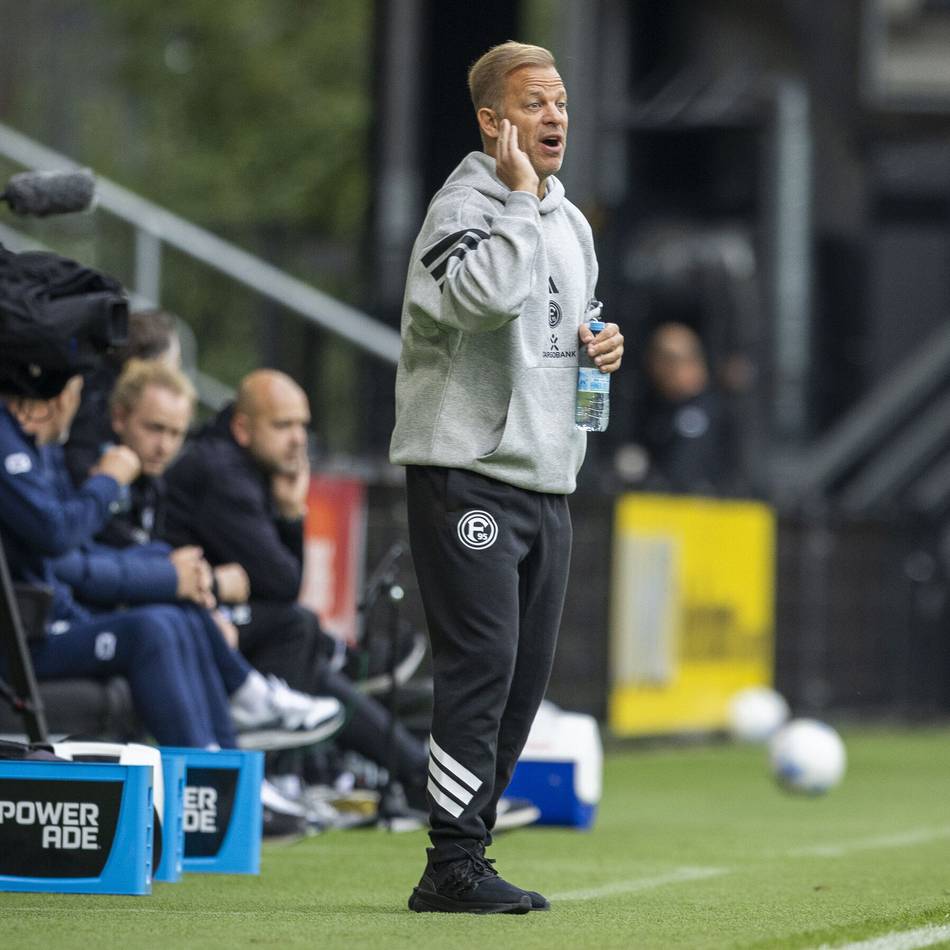 Rasmussen-Ausfall kurz vor Anpfiff: 3:1 in Almelo – Fortuna gewinnt erstes Spiel unter Anfang