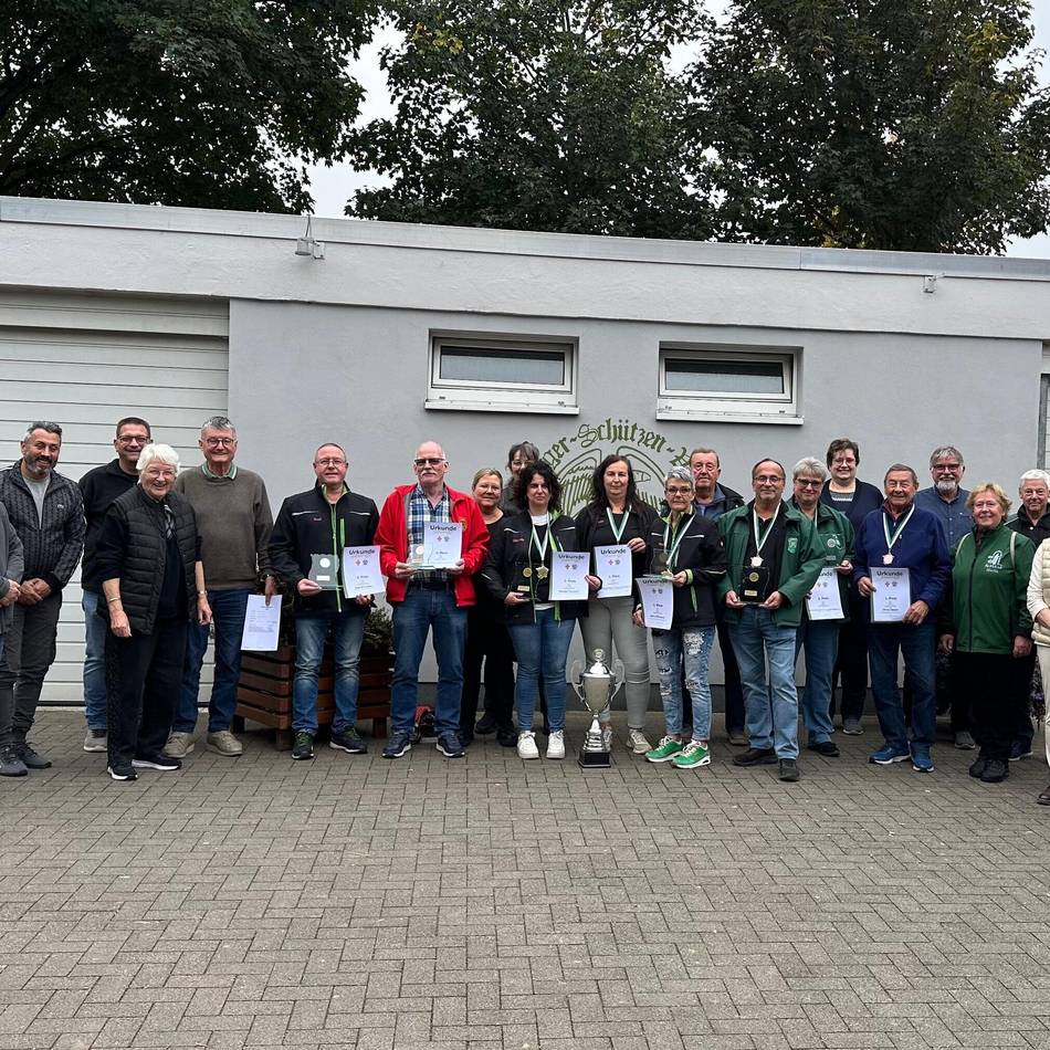 Mit 58 Schützen aus Rheinberg: Luftgewehr-Schützen zeigen sich in Eversael treffsicher