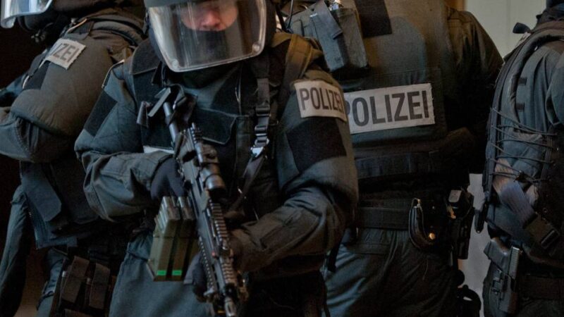Einsatz in Grevenbroich: SEK stürmt Haus in Wevelinghoven