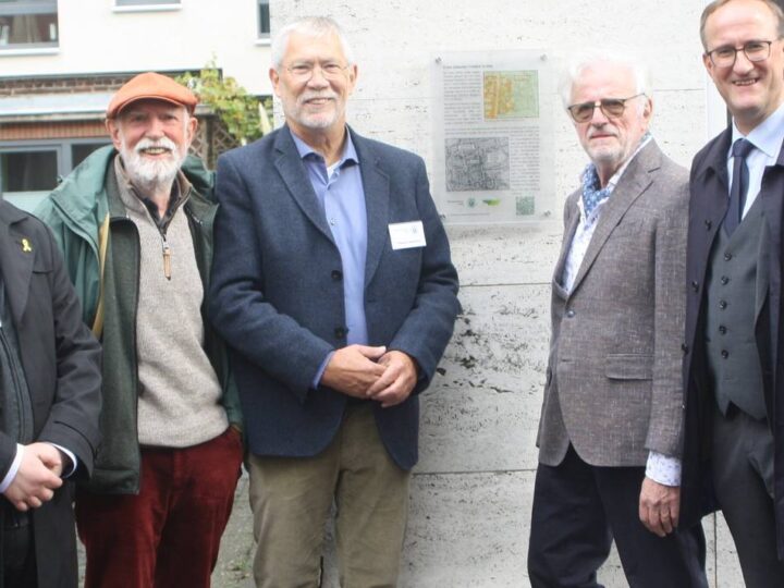 Gedenken in Krefeld: Informationstafel erinnert an ersten jüdischen Friedhof