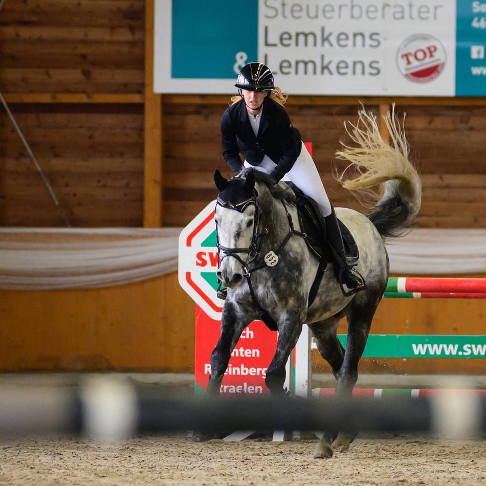 Herzschlagfinale auf dem Tünglerhof: Parcourskrimi in Xanten beim S-Springen