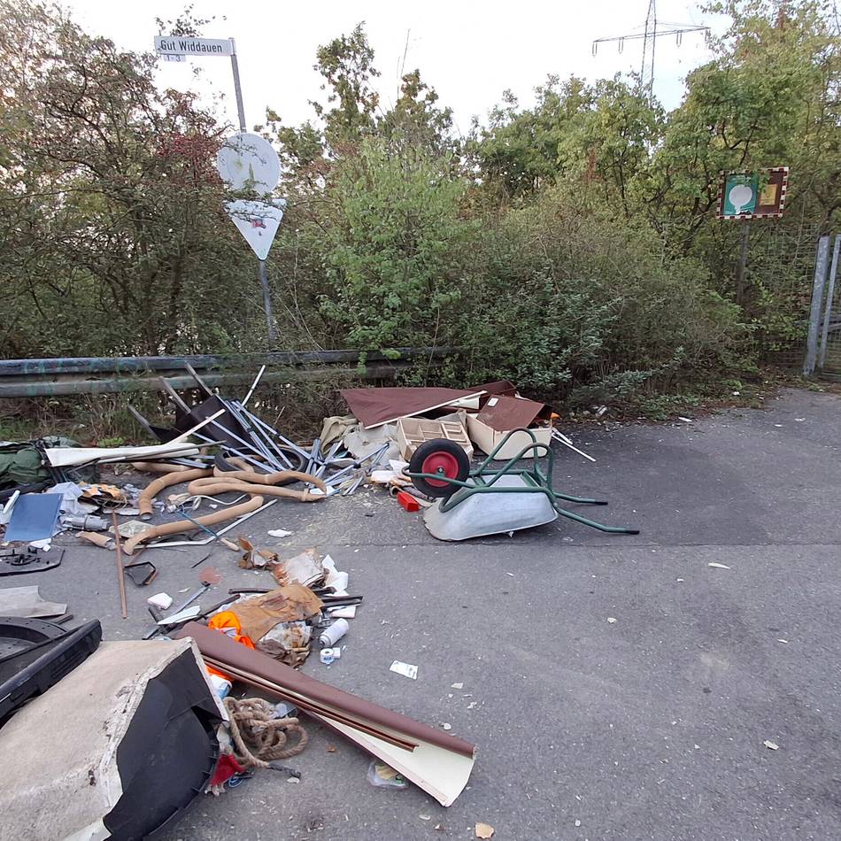 Umweltschutz Langenfeld: Erneut „wilde Müllkippe“ in Widdauen