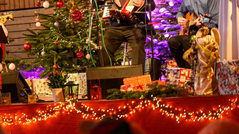Brauchtum in Rommerskirchen: Rut-Wieß stimmt mit „Kölscher Weihnacht“ auf die Feiertage ein