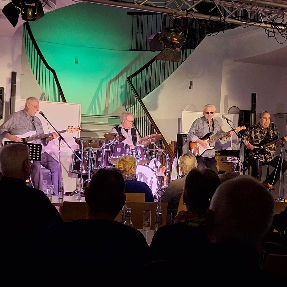 Konzert im Kultur-Haus Zach in Hückeswagen: „Four Shads of Grey“ sorgten für mitreißende Atmosphäre