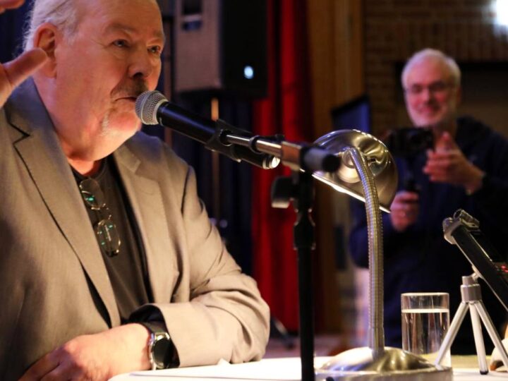 Premieren-Lesung für neuen Niederrhein-Krimi: Ein Mord, viel Humor und noch mehr Musik