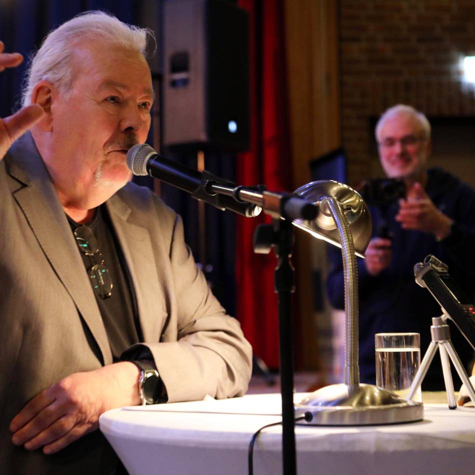 Premieren-Lesung für neuen Niederrhein-Krimi: Ein Mord, viel Humor und noch mehr Musik