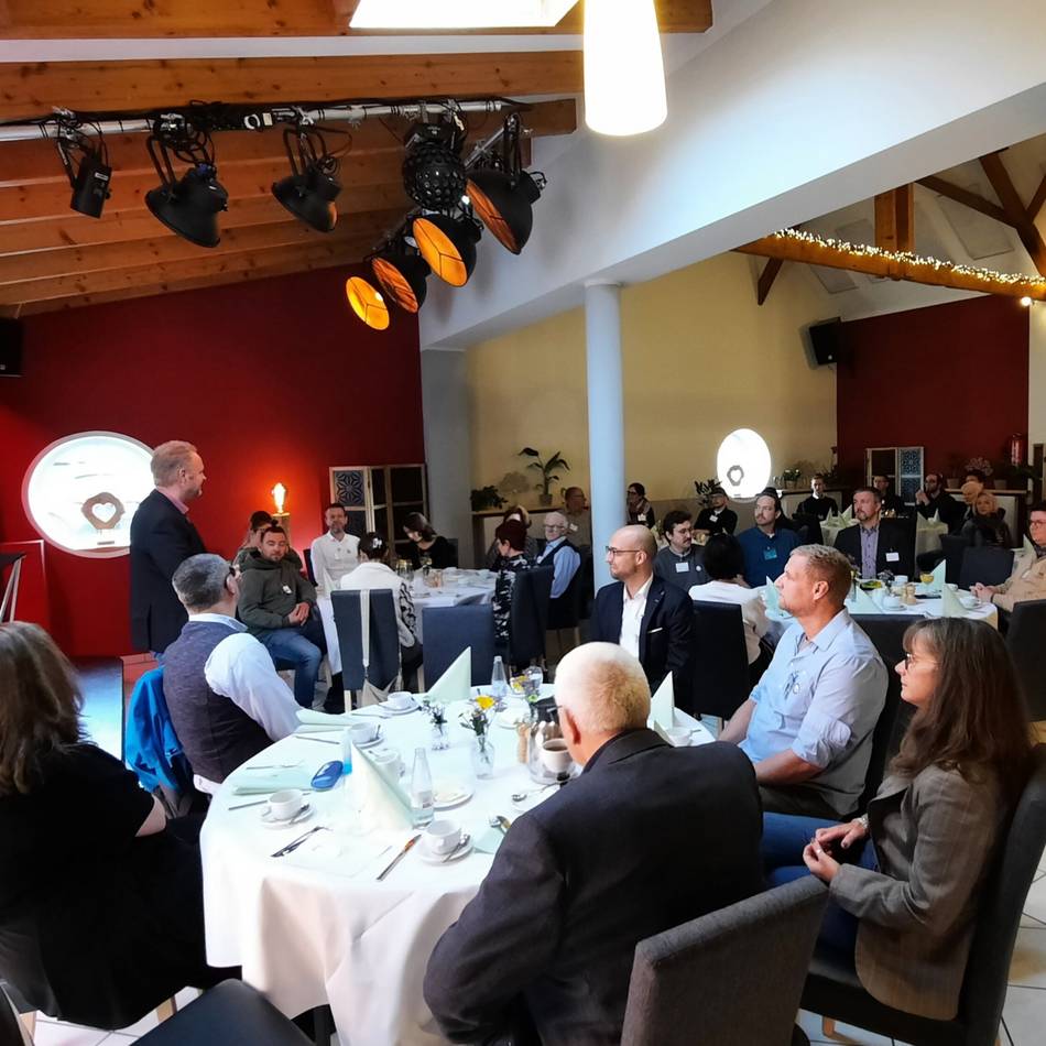 Unternehmerfrühstück in Alpen: Reger Austausch bei Netzwerktreffen für Alpens Unternehmer