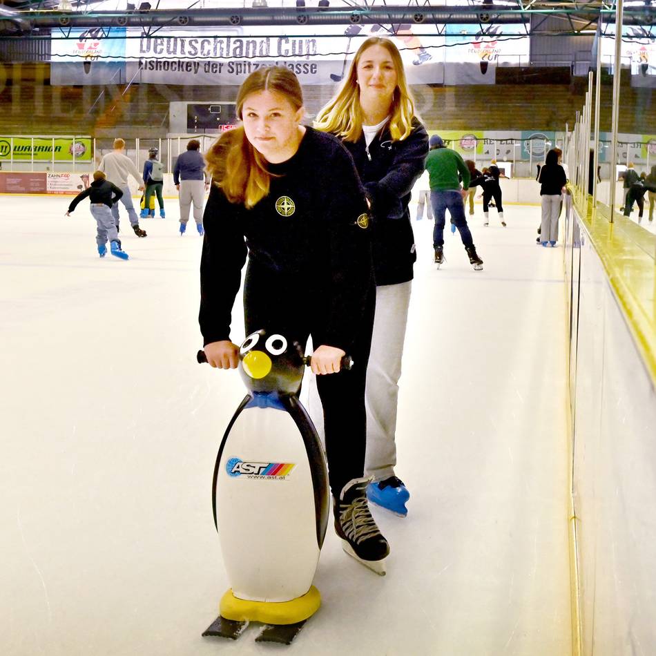 Rheinlandhalle in Krefeld: Eisiger Spaß