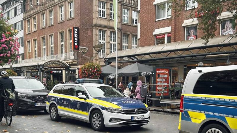Schwarzarbeit im Visier: Zoll prüft mehrere Betriebe in der Duisburger Fußgängerzone