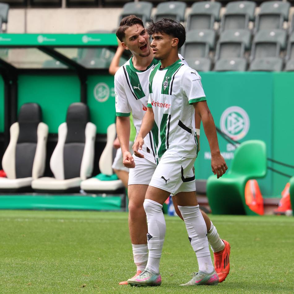 Vier Tage vor Freiburg: Drei U17-Meister trainieren bei Borussia mit
