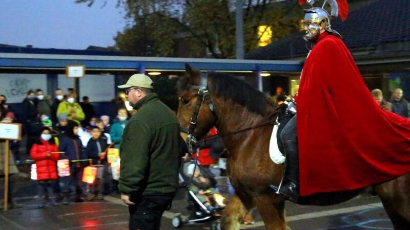 Züge am 8. und 9. November: Sankt Martin zieht in Rheinberg auf neuen Wegen