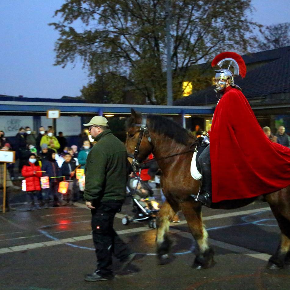 Züge am 8. und 9. November: Sankt Martin zieht in Rheinberg auf neuen Wegen