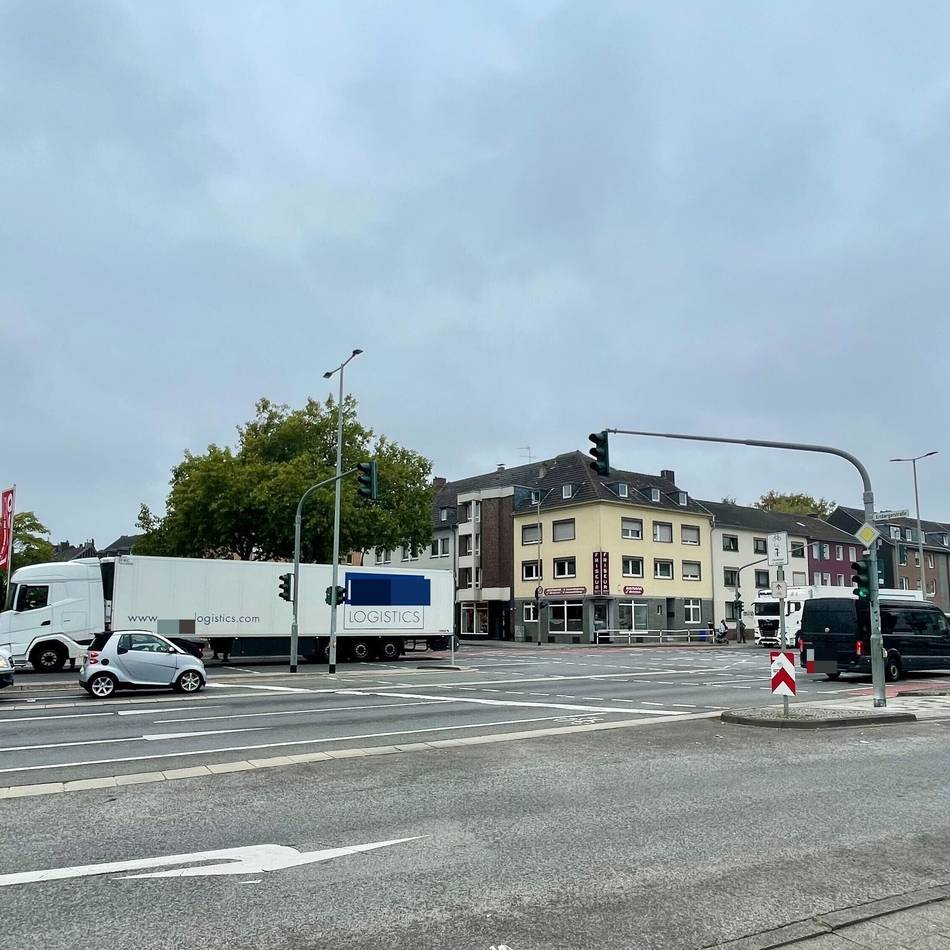 Korschenbroicher Straße in Mönchengladbach: Eine der wichtigsten Kreuzungen der Stadt wird zur Baustelle