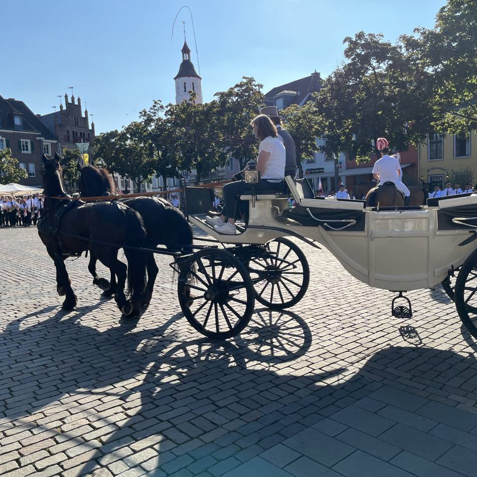 Keine Pferde mehr beim Schützenfest: Tierrechtler von Peta loben Xantener Schützen