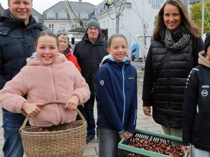 Am Sonntag in der Rheinberger Innenstadt: Kastanienfest trotzt feuchtem Herbstwetter