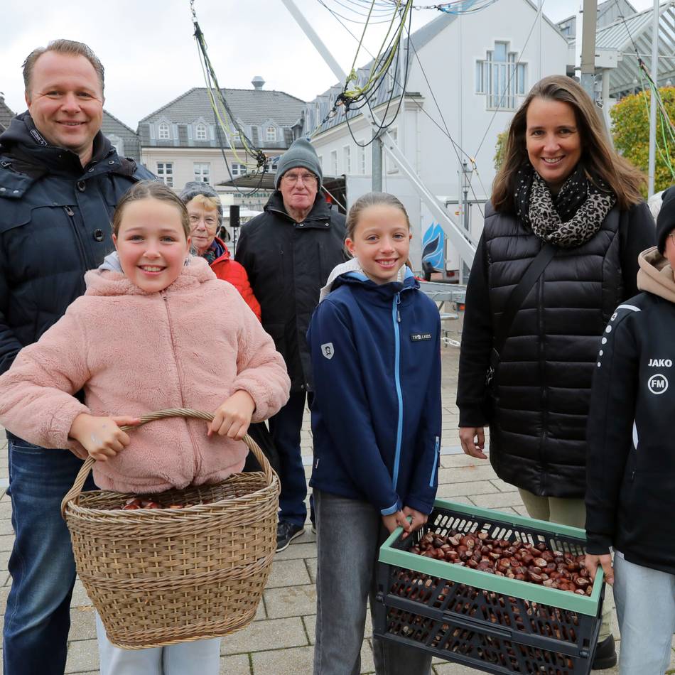 Am Sonntag in der Rheinberger Innenstadt: Kastanienfest trotzt feuchtem Herbstwetter