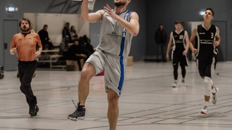 Zittersieg über Barmer TV: Rheinbergs Basketballer legen in der Oberliga Traumstart hin