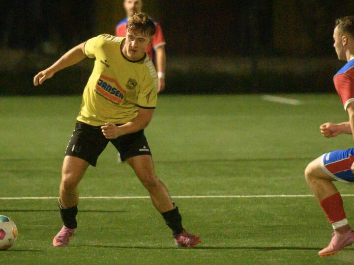 Das Topspiel in der Fußball-Kreisliga A Kleve/Geldern: So lief das Flutlicht-Derby in der Klever Oberstadt