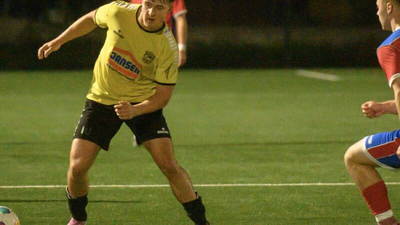 Das Topspiel in der Fußball-Kreisliga A Kleve/Geldern: So lief das Flutlicht-Derby in der Klever Oberstadt