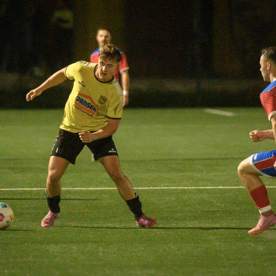 Das Topspiel in der Fußball-Kreisliga A Kleve/Geldern: So lief das Flutlicht-Derby in der Klever Oberstadt