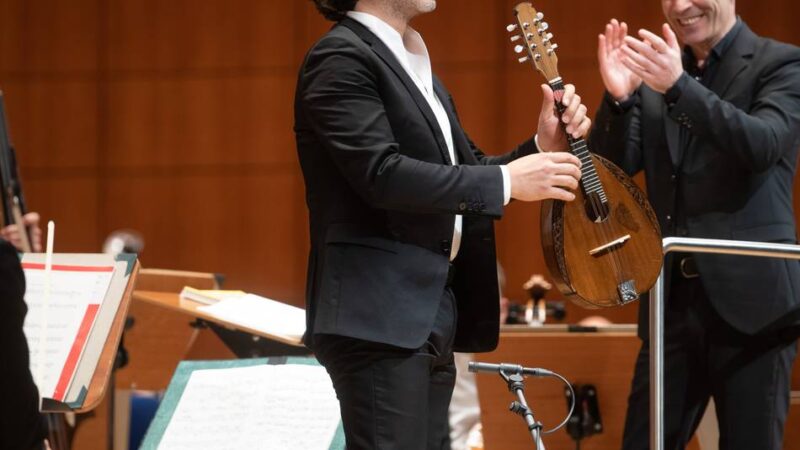Philharmonisches Konzert in Duisburg: Avi Avital – charismatischer Gastkünstler an der Mandoline