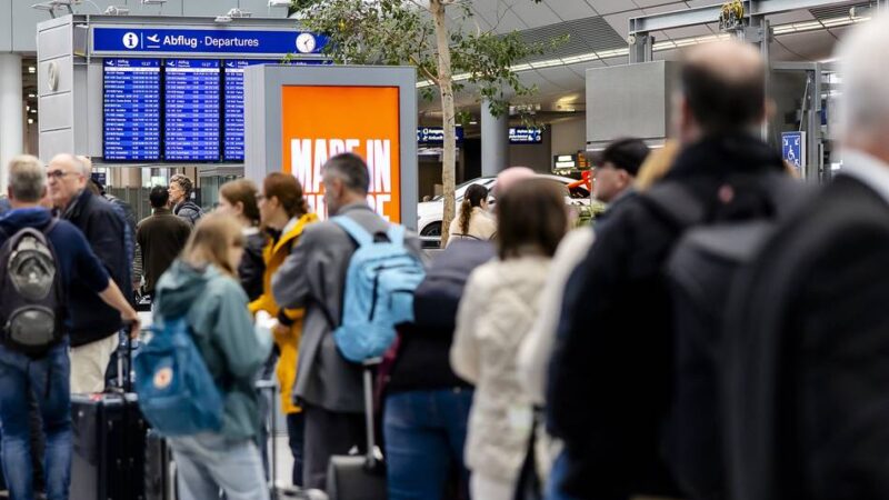 Ferienbeginn in NRW: So lief der Start in die Herbstferien am Düsseldorfer Flughafen