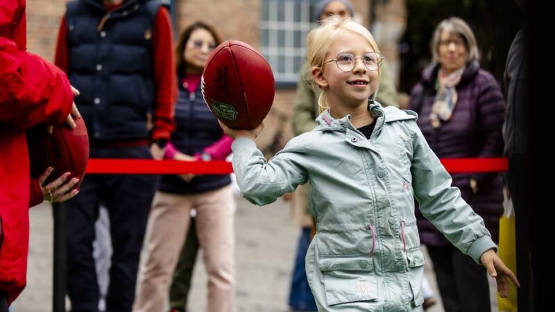 NFL Experience in Düsseldorf: American Football für Anfänger – „einfach mal gucken, was die NFL so auf dem Marktplatz bietet“
