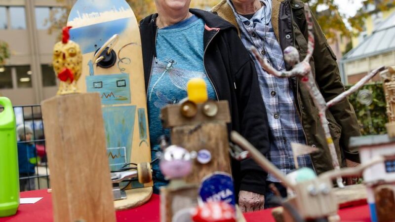 Handel in Düsseldorf: Künstlermarkt verwandelt den Gertrudisplatz in eine Freiluftgalerie