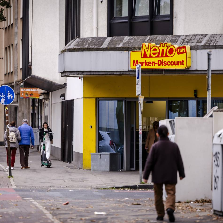 Durchsuchungen und Festnahmen in Düsseldorf: Jugendbande soll hinter neun Raubüberfällen mit Messern stecken