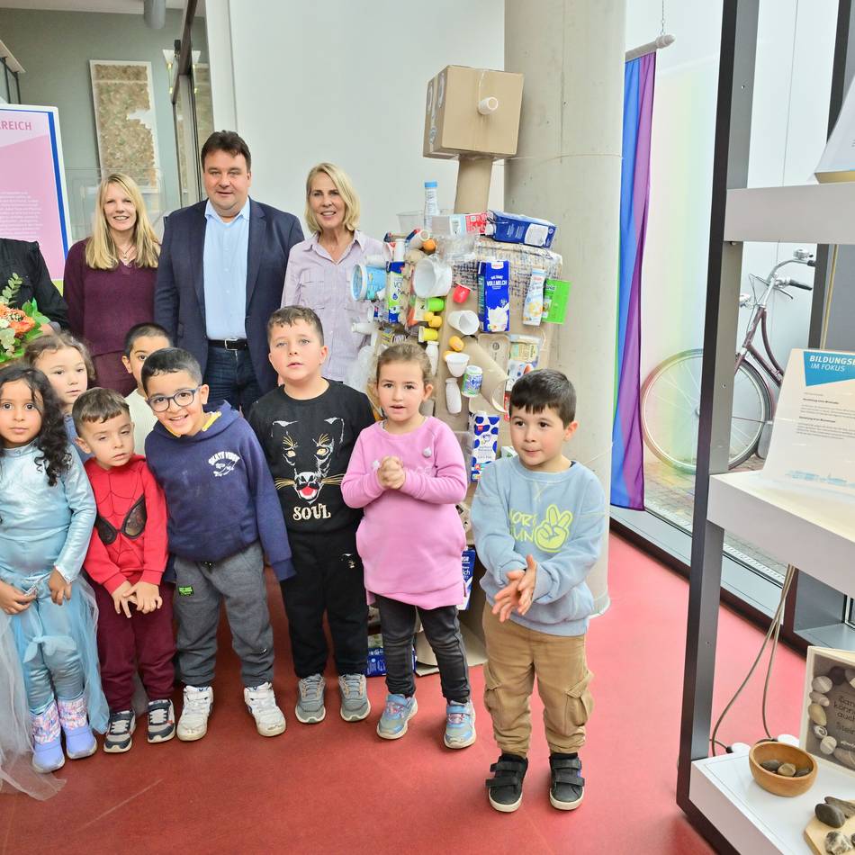 Stadtgespräch in Krefeld: Kinderausstellung in der Mediothek und ein ganz besonderer Tag