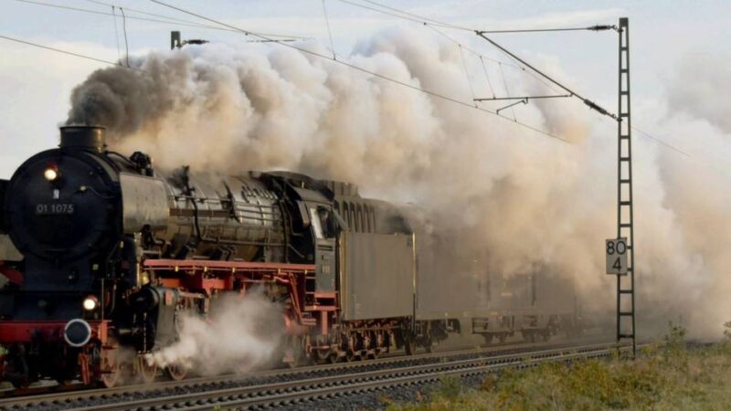 Historische Eisenbahn hält auch in Viersen: Mit Dampf zum Weihnachtsmarkt ins Münsterland