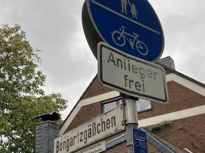 Debatte um Poller-Abbau in Kempen-St. Hubert: „Manche wissen offenbar nicht, dass man auf Radwegen nicht mit dem Auto fahren darf“