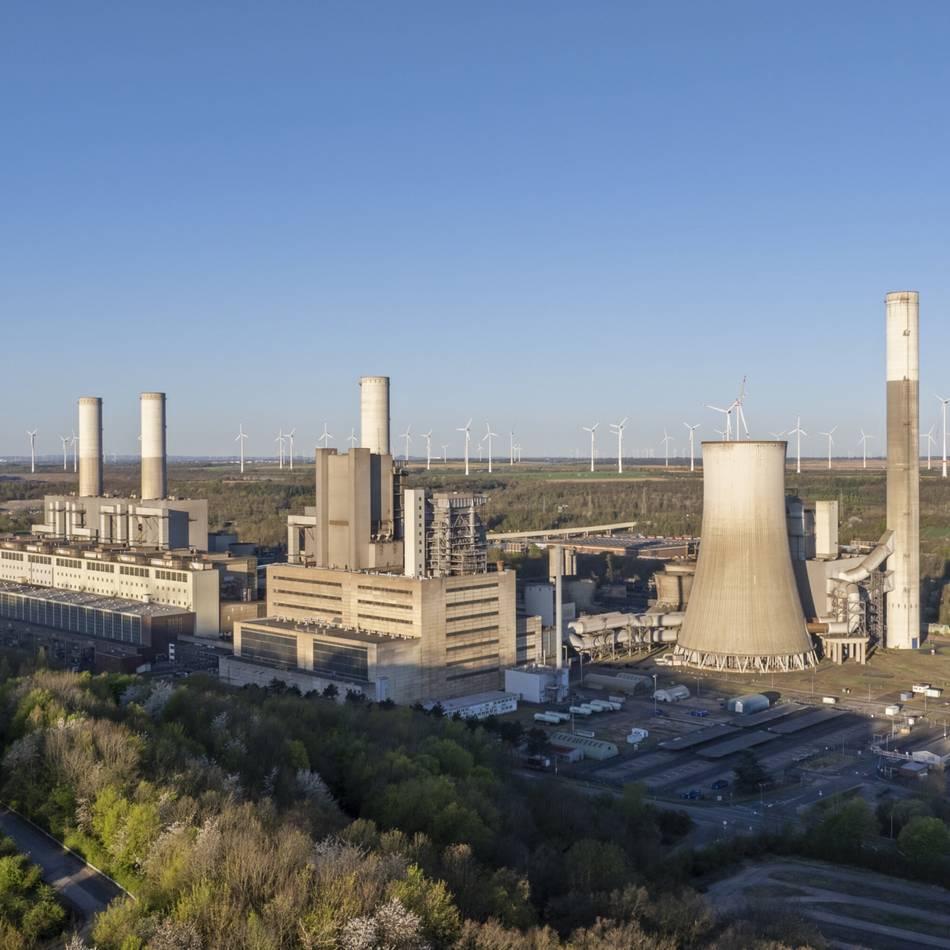 Kraftwerk Frimmersdorf: RWE stellt Fahrplan für Abriss vor – Sprengung von Kamin und Kühlturm „relativ sicher“