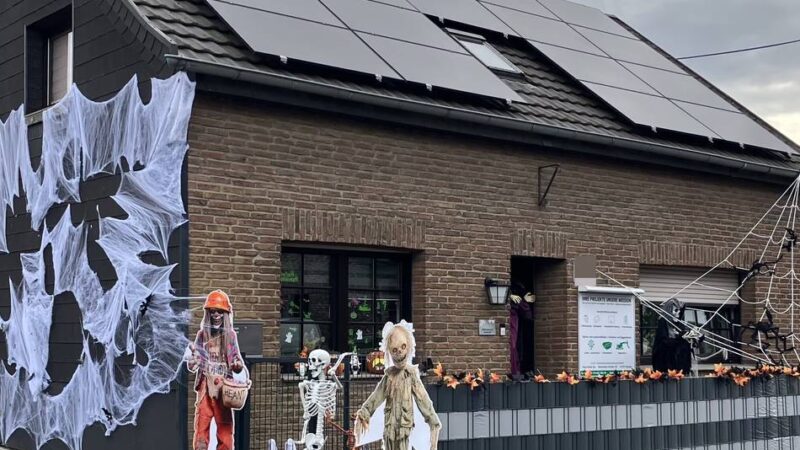 Passend zu Halloween geschmückt: Viersen hat ein Gruselhaus