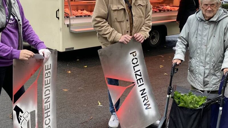Aktion der Polizei Krefeld: Achtung, Taschendiebe!