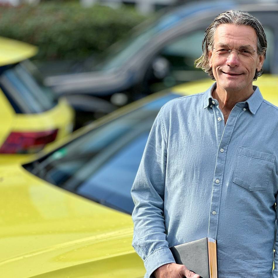 Interview Knut Weisz, Fahrschulinhaber: Herr Weisz, warum ist der Führerschein so teuer geworden?