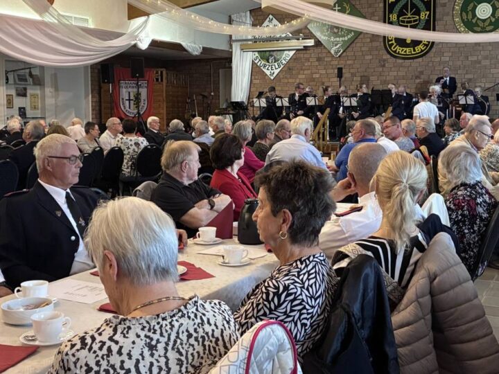 Feuerwehr-Veteranen in Stürzelberg: „Es kommen die alten Geschichten wieder hoch“
