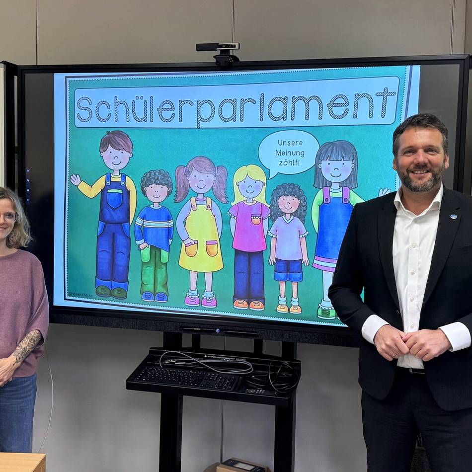 Dekokratie zum Anfassen: Das Schülerparlament der Gemeinschaftsgrundschule Amern
