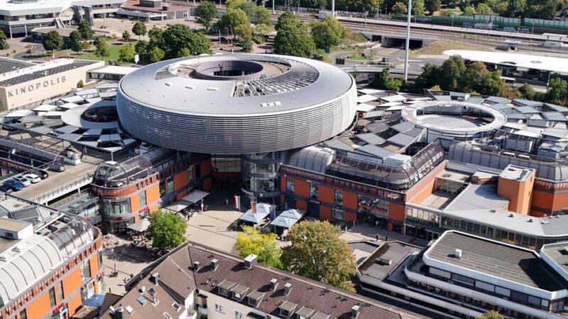 Gehälterdebatte in Leverkusen: Rat vertagt Entscheidung zu Gehalt der Stadttochter-Chefs