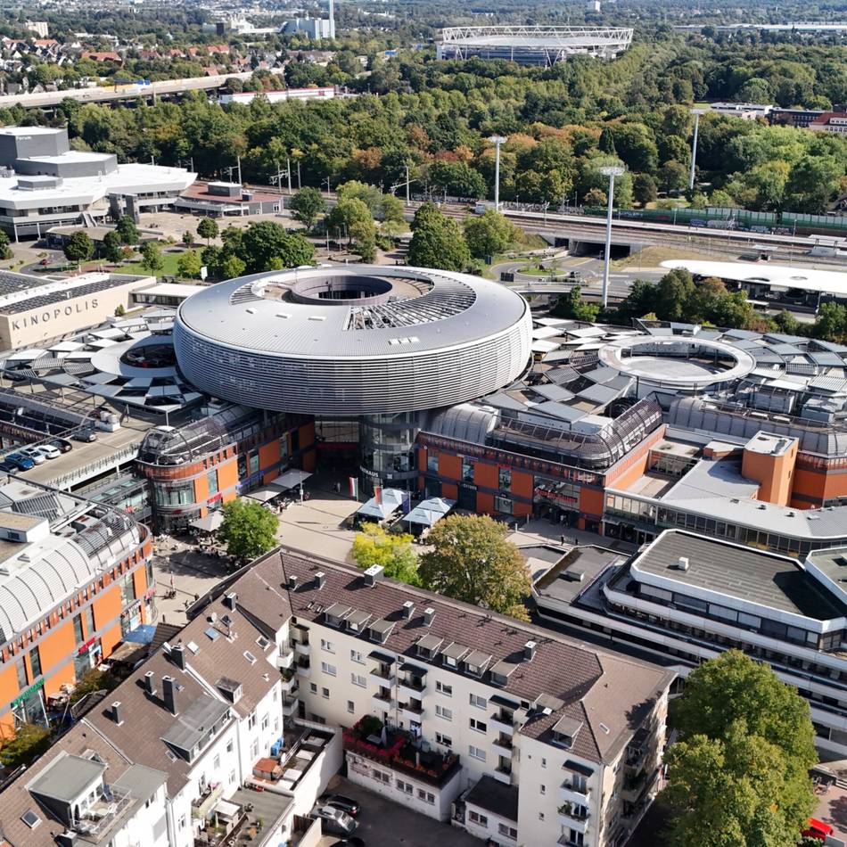 Gehälterdebatte in Leverkusen: Rat vertagt Entscheidung zu Gehalt der Stadttochter-Chefs