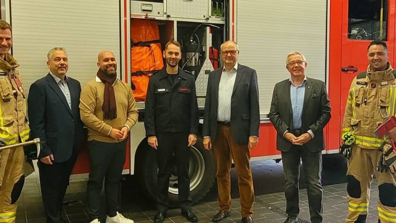 Feuerwehr Hückeswagen: Neuer Sprungretter für Löschzug Stadt dank Provinzial-Spende