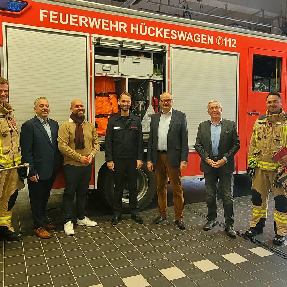 Feuerwehr Hückeswagen: Neuer Sprungretter für Löschzug Stadt dank Provinzial-Spende