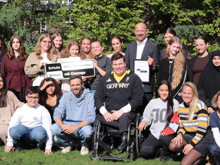 Zeichen in Neuss gegen Diskriminierung: Marie-Curie-Gymnasium wird „Schule ohne Rassismus“